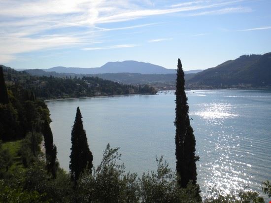  Il Lago di Garda visto da Punta San Vigilio, poco più a Nord di Garda.  