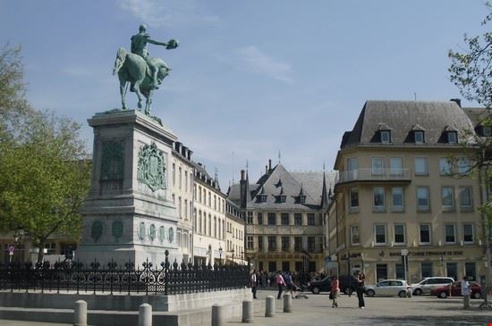  Luxembourg  