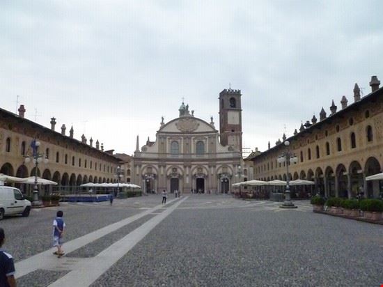 Piazza Ducale Vigevano  