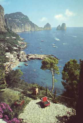 Marina Piccola e Faraglioni visti da villa "Casa Mia"