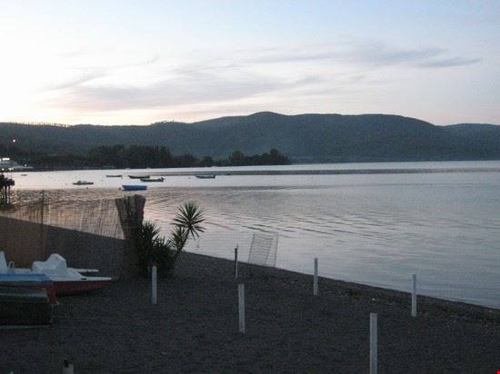 Lago di Bracciano Il lungolago di Bracciano  