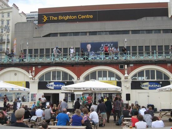Due passi in centro - Il Brighton Centre, sulla spiaggia della cittadina