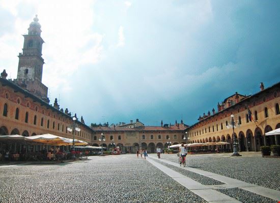 Piazza Ducale Vigevano  