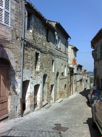  è una delle vie piu antiche del paese  