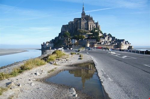 Abbazia Benedettina Il santuario di Mont Saint-Michel.  