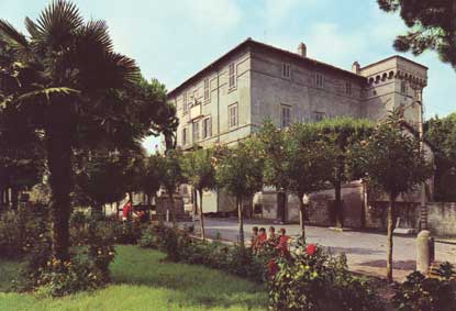 Palazzo Tittoni (sec XVI) e Giardini Pubblici