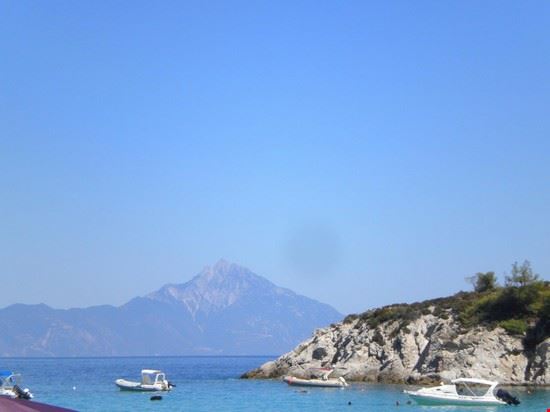  Anche da qui il Monte Athos la fa da padrone, imponente nei suoi quasi 3000metri di altezza!  