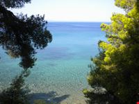 Acque cristalline ad Elia Beach