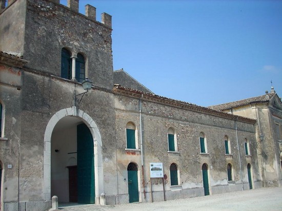 Castello (ora Villa Alderighi)