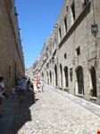 città vecchia: a fianco dei nobili palazzi dei Cavalieri