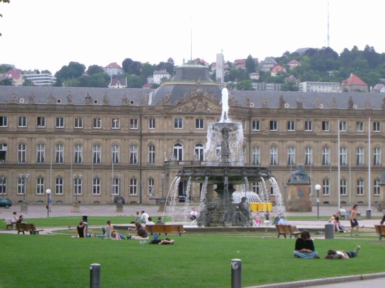 Schlossplazz (piazza castello)