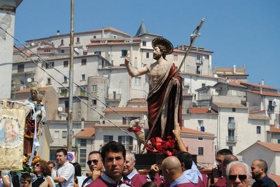  in processione  