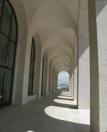 Colosseo Quadrato Roma Eur Roma Bilder Und Fotos Aus Rom 412x550 Autore Marianna Daniele