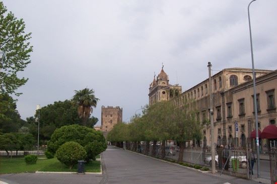Monastero di Santa Lucia - di fronte il Giardino della Vittoria