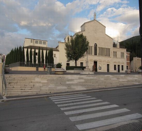 Foto Chiesa Antica E Santuario Di Santa Maria Delle Grazie A San Giovanni Rotondo 550x550 Autore Laura Chiappa