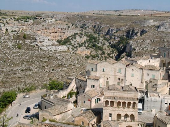 Dietro i 'sassi'