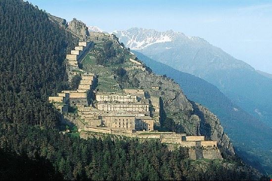Forte Simbolo della Provincia di Torino e bene Faro della Val Chisone  