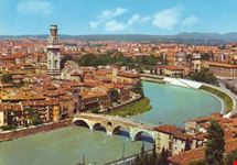 Veduta della città e del fiume