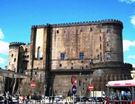 Castello del Maschio Angioino visto dal Porto