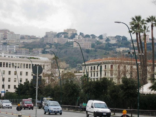 Via Caracciolo