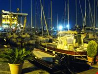 Borgo marinaro di notte