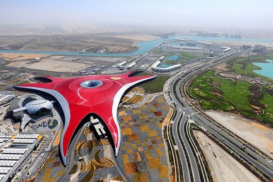 Ferrari World - Ferrari World visto dall'alto - ManXiii - ManXiii - CC-BY-SA-3.0