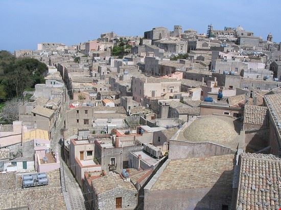 Centro storico - Una panoramica della rocca di Erice - Patrice78500 - Patrice78500 - Creative Commons Attribution/Share-Alike License