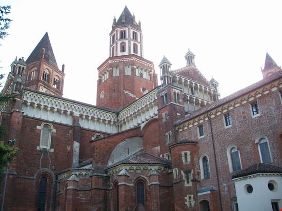  l'imponente cattedrale di Vercelli  
