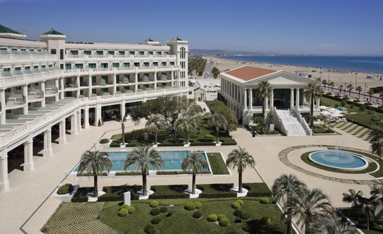 Las Arenas Balneario Resort