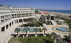 Las Arenas Balneario Resort