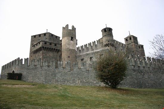 Castello di Fénis Castello di Fénis  