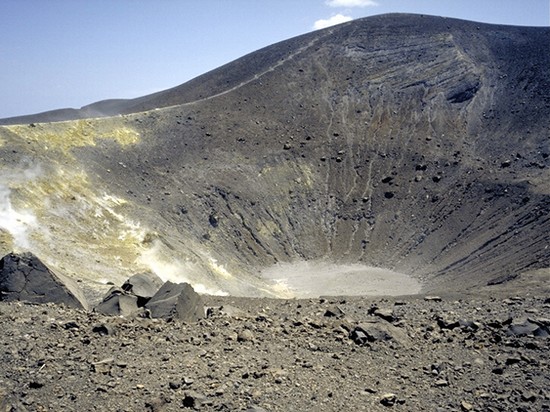 Gran cratere - particolare del tappo vulcanico