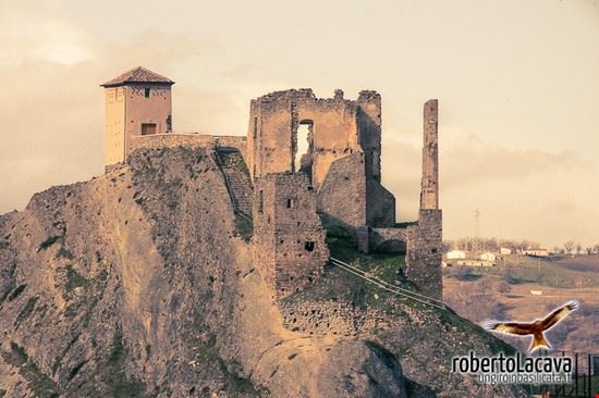  Ciò che rimane del castello  