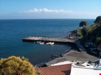 Il porto della frazione di Gelso