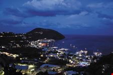 Baia di Lipari in notturna