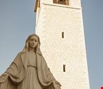 La chiesa La chiesa