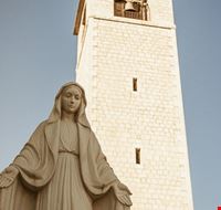 La chiesa La chiesa