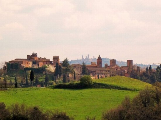 Certaldo Alto (FI) splendido borgo medievale in Toscana