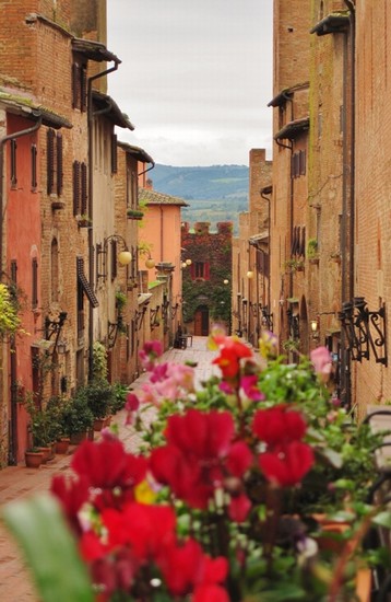 Certaldo Alto (FI) splendido borgo medievale in Toscana