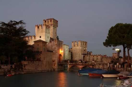 Scaligeri Castle Sirmione Il conte di Luna - CC BY-SA 2.0 Il conte di Luna