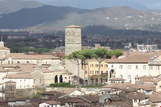  Da S. Antonio al Monte si gode un bellissimo panorama della Città di Rieti  
