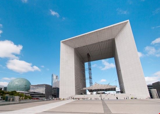 La Défense - ilker canikligil / Shutterstock.com