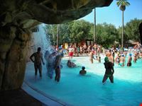 Villaggio Curtipetrizzi - Giochi in piscina
