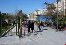 plaka strada adrianou