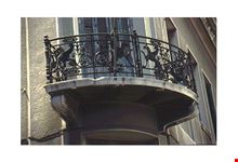 psirri tipico balcone