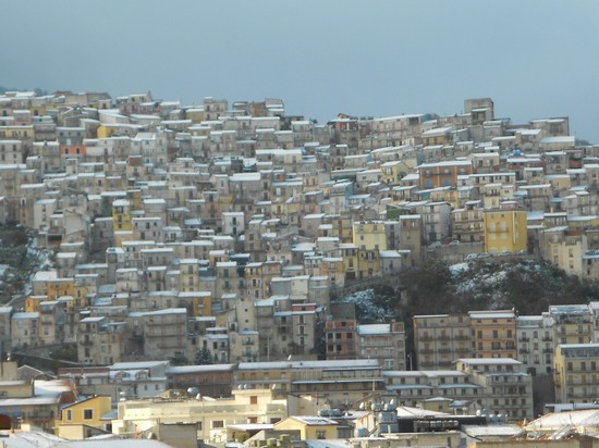 centro storico innevato