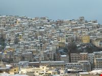 centro storico innevato