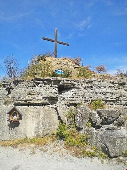  Croce con madonna al passo del Sambuca  