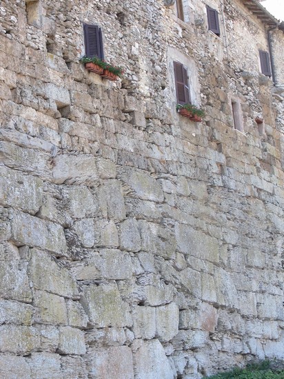 Mura poligonali