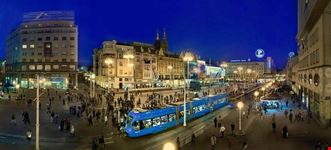 main square trg ban josip jelacic zagreb